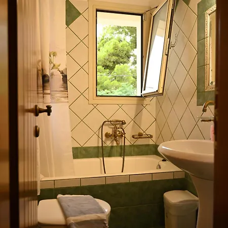 Sea View Lux Liocharis Small *